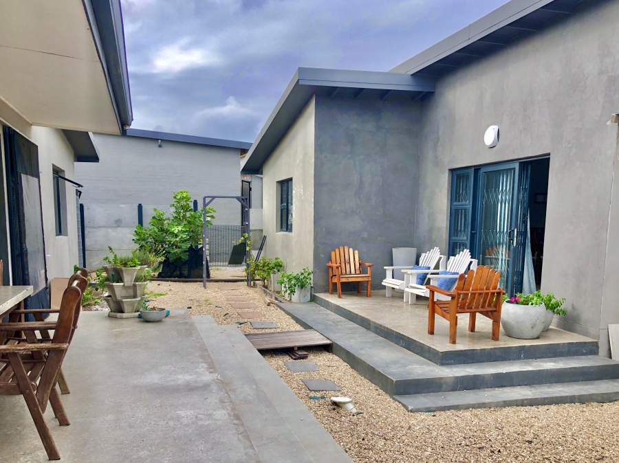 4 Bedroom Property for Sale in Boesmansriviermond Eastern Cape